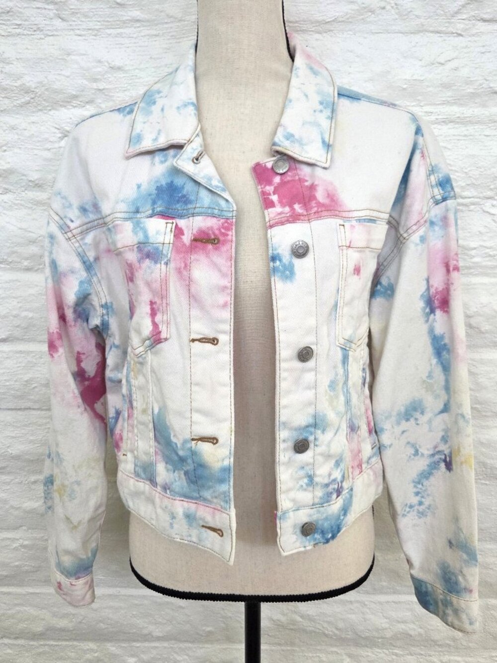 Wild Fable Denim Jacket Women XS Pastel Tie Dye Cropped Button Front Jean Jacket